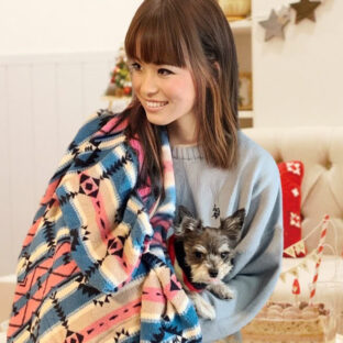 ブランケット 電気 USB<br>ヒーターパット ひざ掛け 速暖<br>保温性 スピード発熱 即暖 防寒 冷え性対策 フード付 キャンプ<br>アウトドア スポーツ観戦